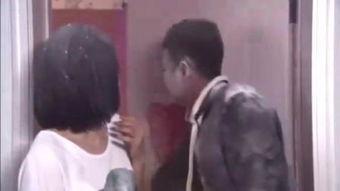 新婚第一夜在线观看,浪漫邂逅，激情燃烧的瞬间